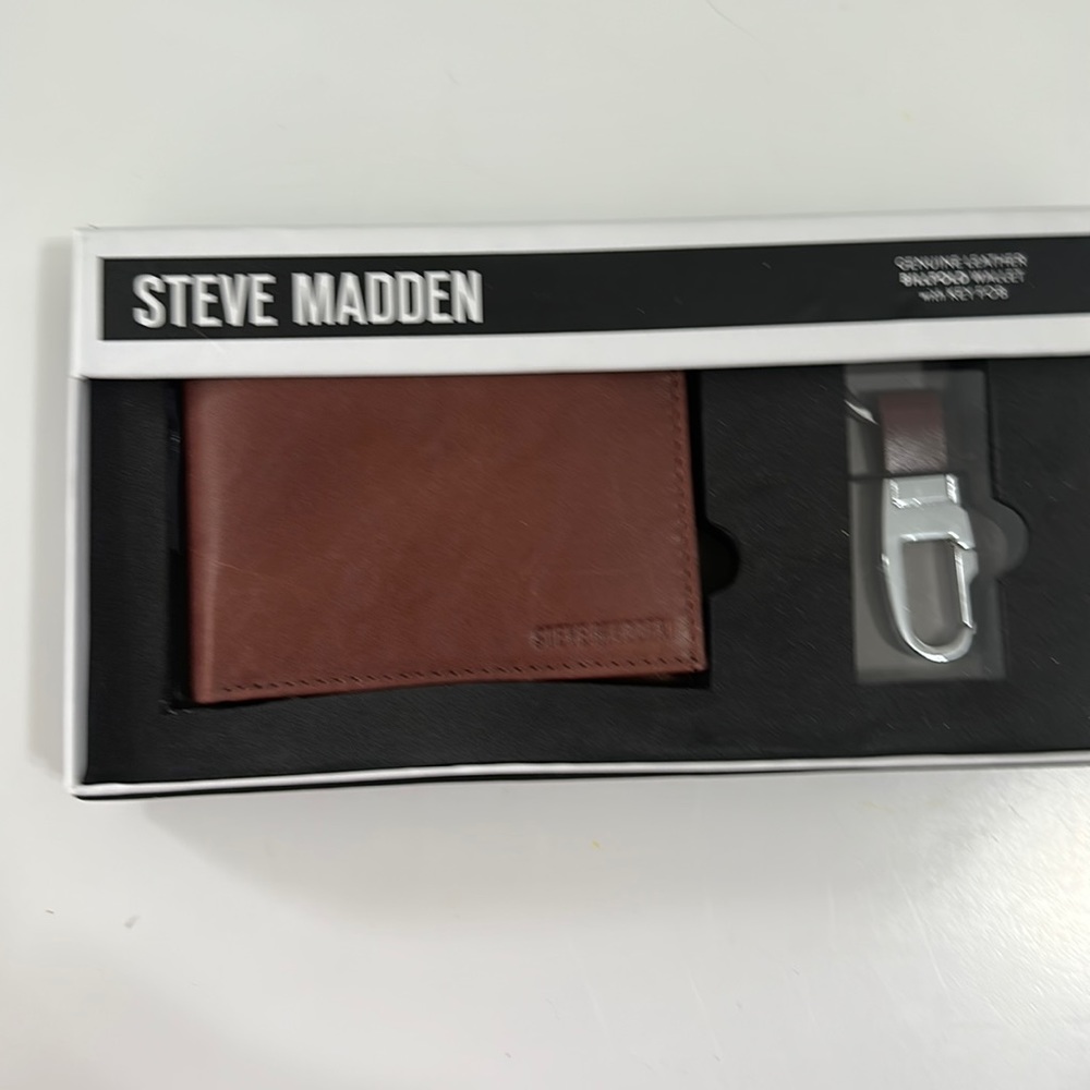 Steve Madden bi fold wallet